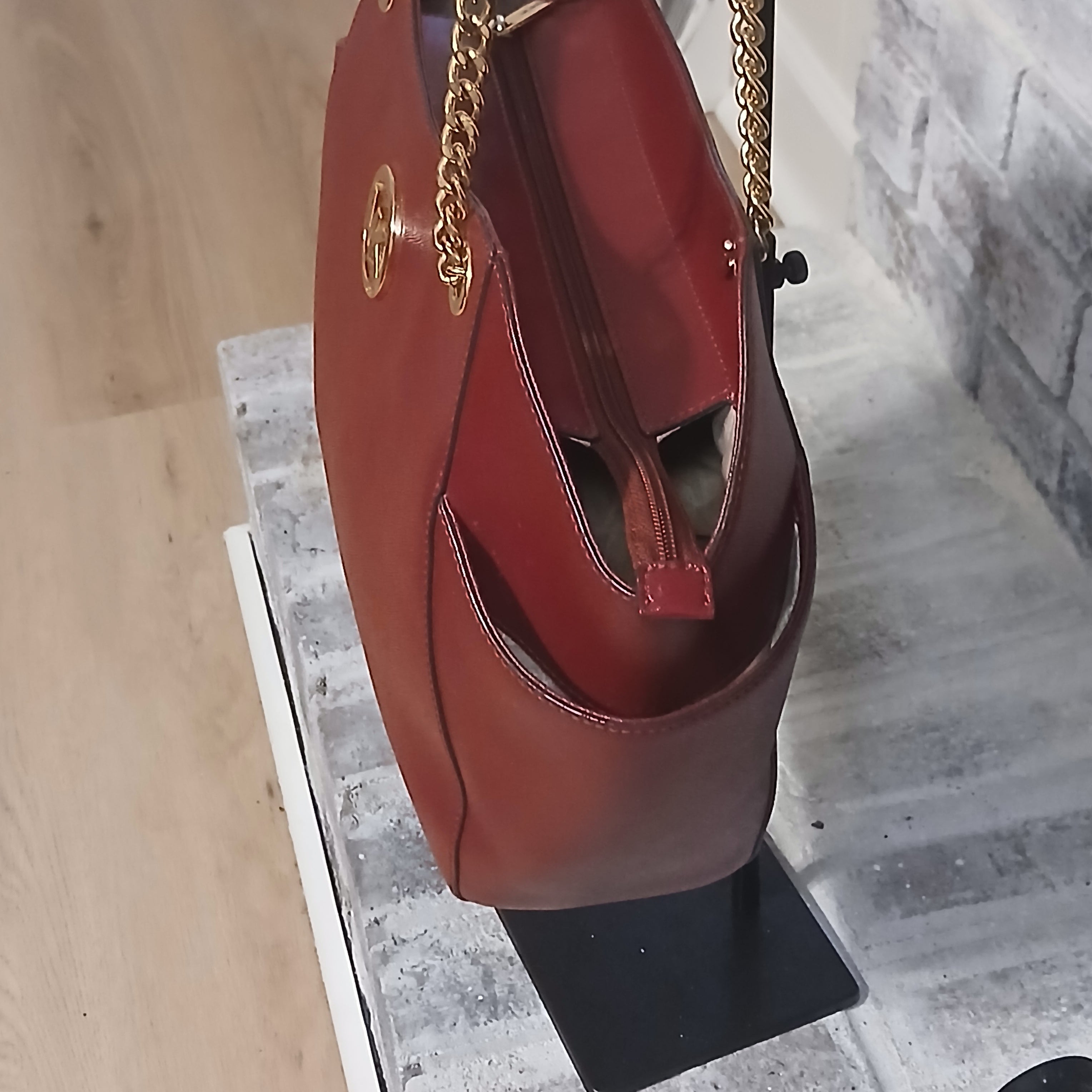 Michael Kors Jet Set Travel Large Chain Shoulder Tote – Cherry Red Leather, Gold Chain Straps