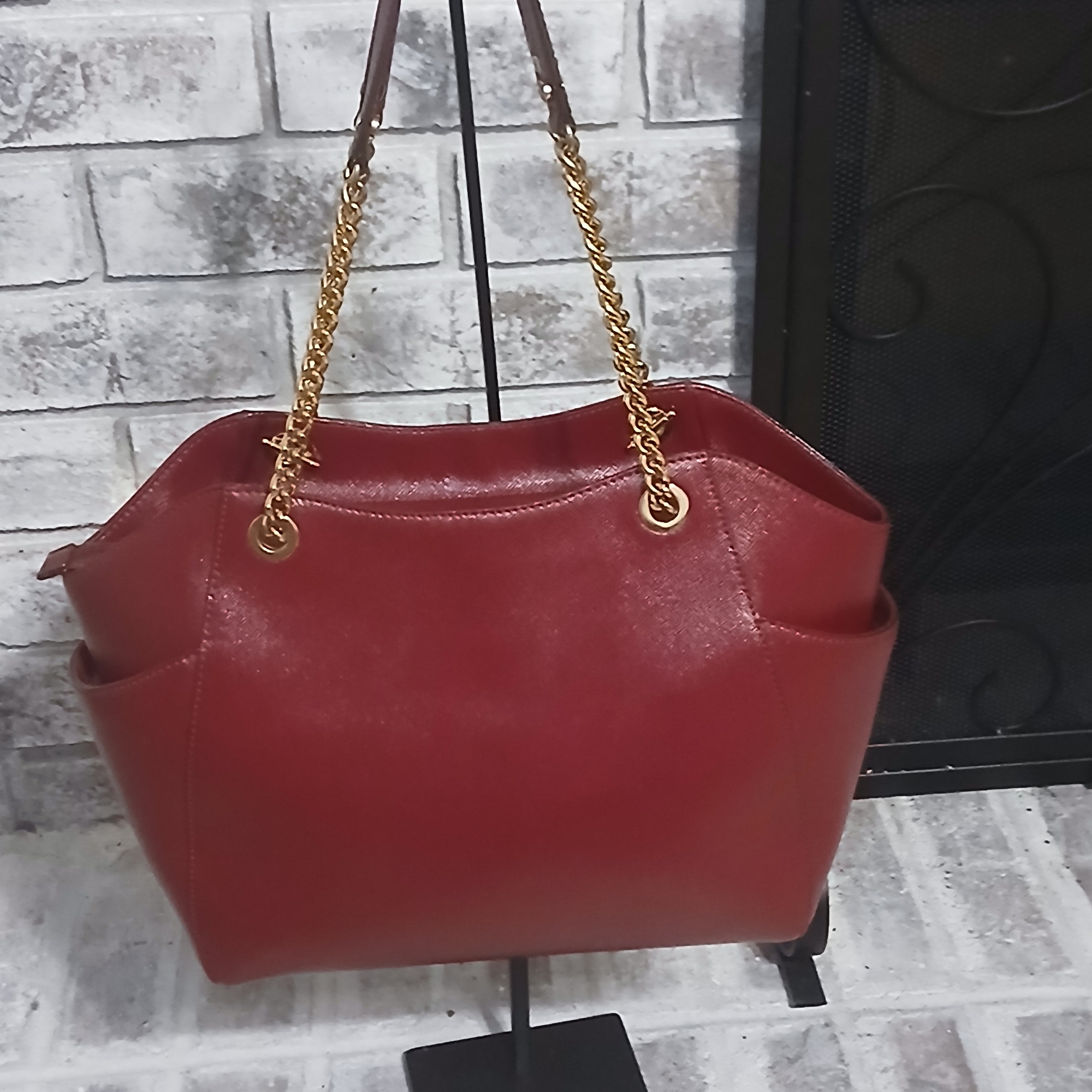 Michael Kors Jet Set Travel Large Chain Shoulder Tote – Cherry Red Leather, Gold Chain Straps