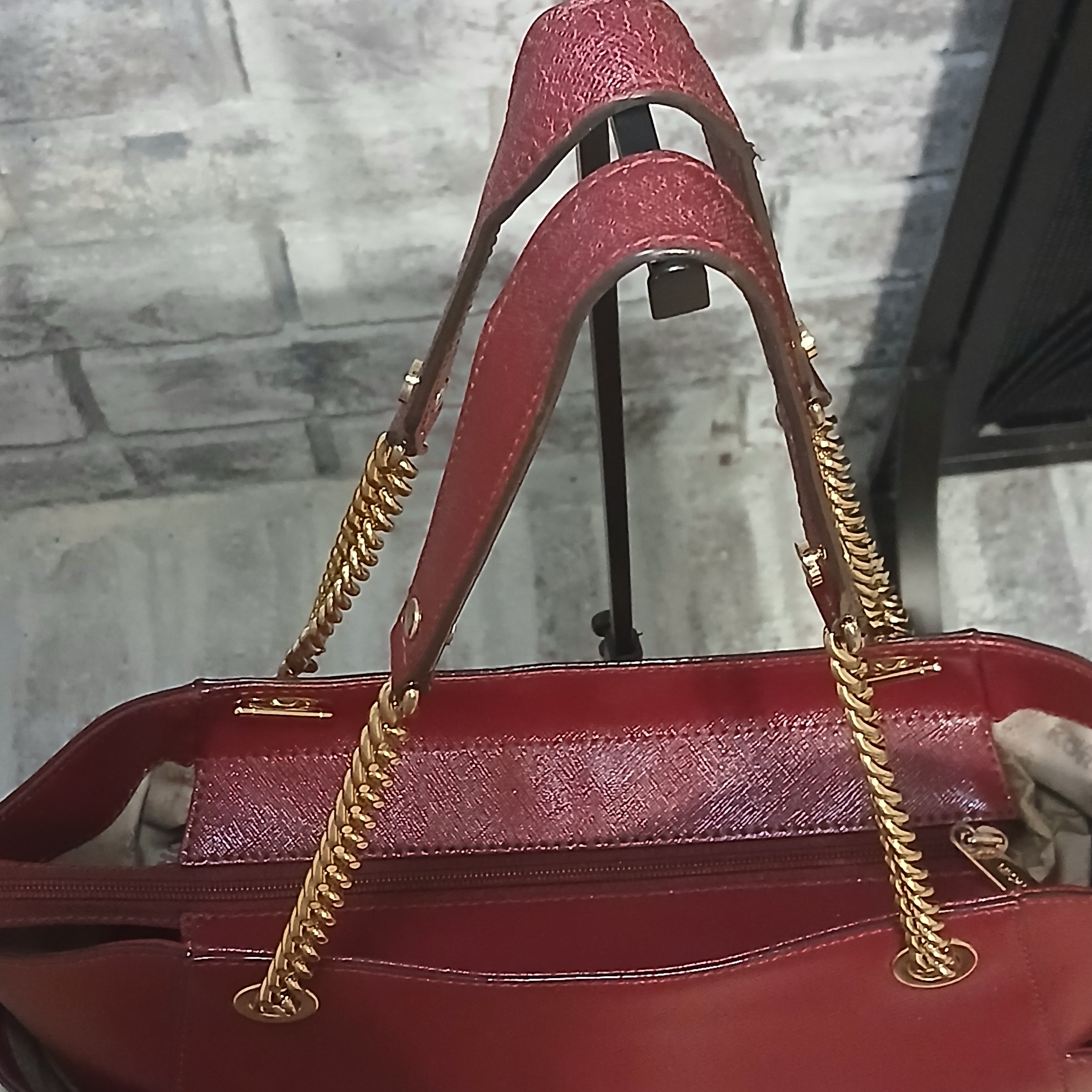 Michael Kors Jet Set Travel Large Chain Shoulder Tote – Cherry Red Leather, Gold Chain Straps